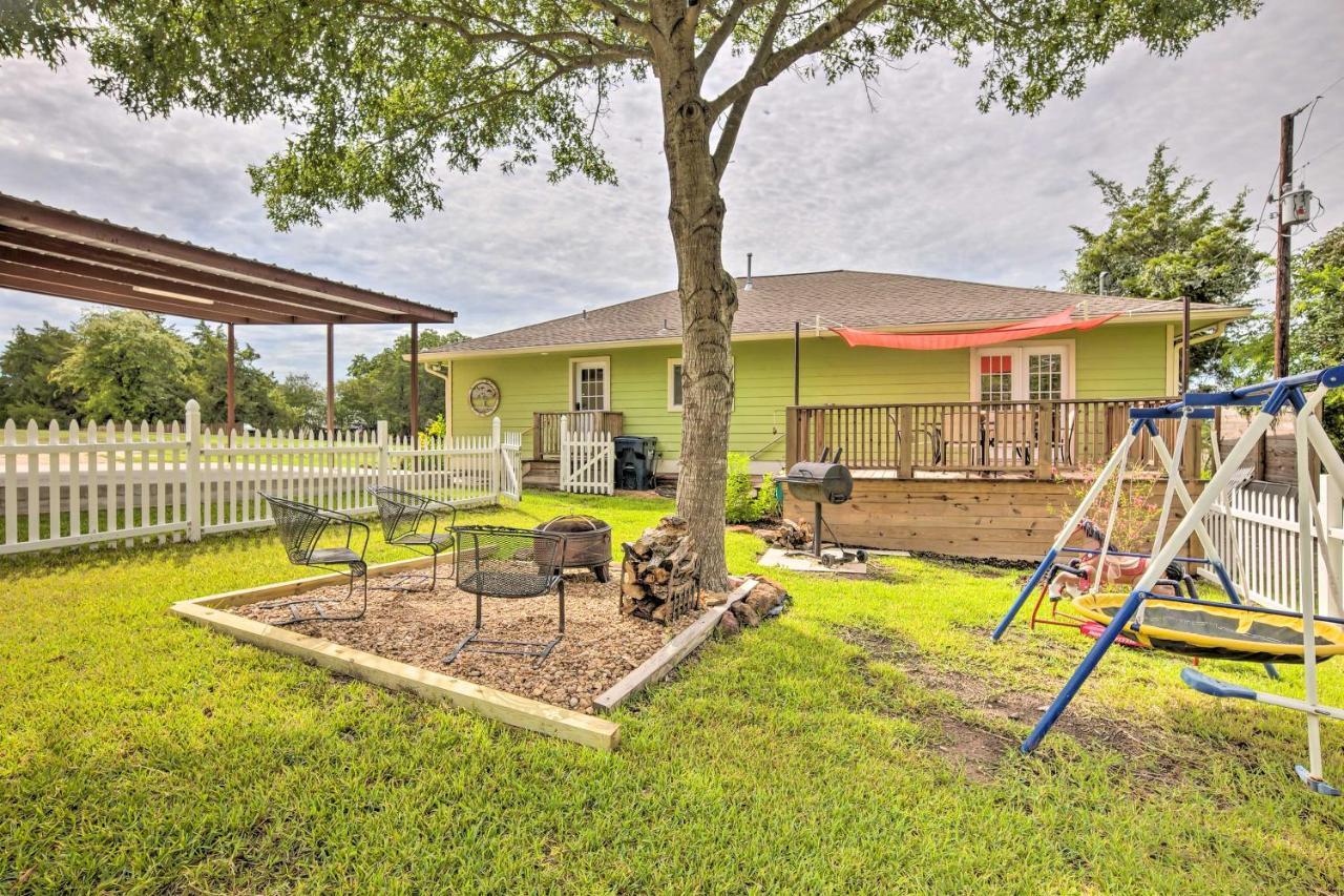 The Gathering Place Brenham Home On 6 Acres المظهر الخارجي الصورة